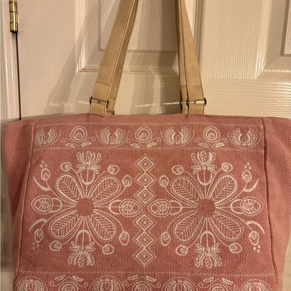 Sunnsand Handbags - Pink and Tan Floral Embroidered Tote. Sunnsand brand.